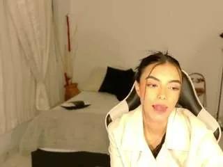 Freechat anabelwolf on CamSoda