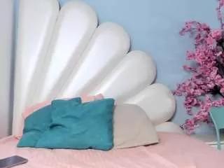anahys-wallace on CamSoda 