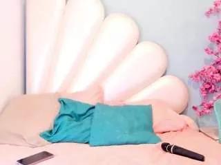 anahys-wallace on CamSoda 