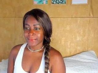 andrea-hoyos27 on CamSoda 