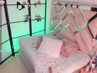 angel-rouse on CamSoda 