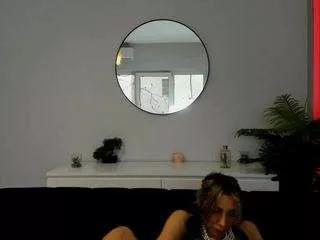 angel-wow on CamSoda 