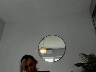 angel-wow on CamSoda 