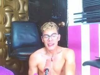 Freechat angelevilsex on CamSoda