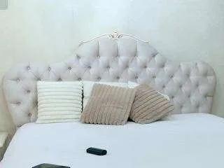 Freechat aniakarenina on CamSoda