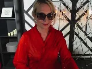 annaqueenmuse on CamSoda 