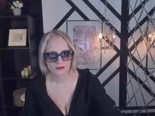annaqueenmuse on CamSoda 
