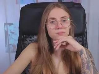Offline annastark on CamSoda