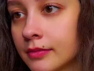 annisaliff on CamSoda 