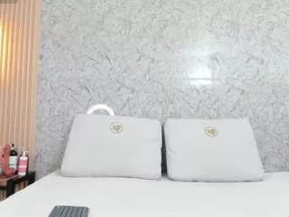 antonella-west on CamSoda 