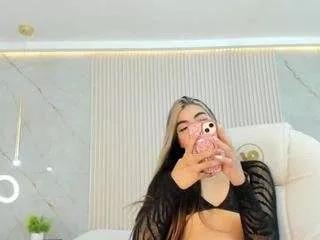 antonella-west on CamSoda 