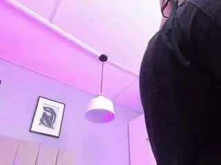 april-bowie on CamSoda 