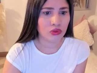 april-roses on CamSoda 