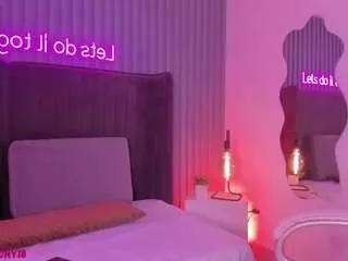 aprilebony on CamSoda 