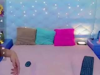 ariadnna-princess on CamSoda 
