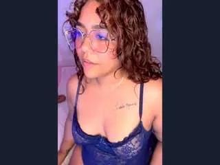 ariana-guzman on CamSoda 