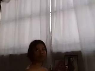 ariannahott on CamSoda 
