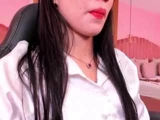ariel-jones on CamSoda 