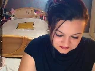 ariellefoxy on CamSoda 