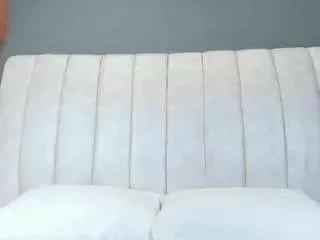 ashleyy-23 on CamSoda 