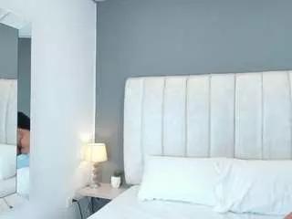 ashleyy-23 on CamSoda 