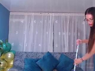 avis-sexydance on CamSoda 