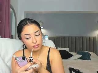 Freechat awesome-jolie on CamSoda