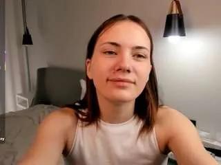 Freechat azaleemoeller on CamSoda