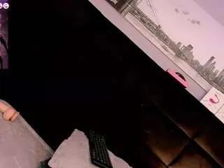 Offline baby-isaa on CamSoda