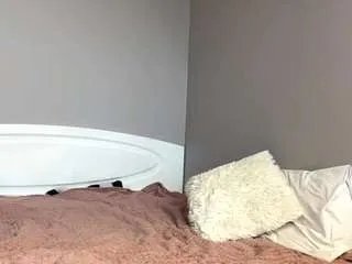 Freechat barbiemcintyde on CamSoda