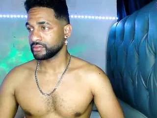 bbcblackhot33 on CamSoda 