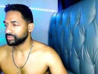 bbcblackhot33 on CamSoda 