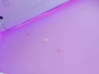bella-rossi on CamSoda 
