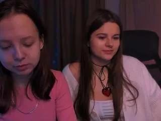 berry-alma on CamSoda 