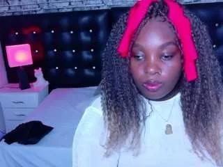 black-pussydoll on CamSoda 