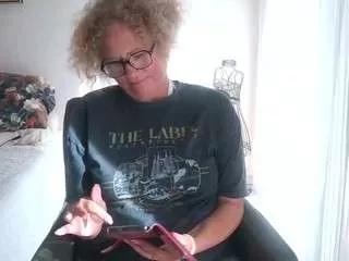 blondecougar on CamSoda 