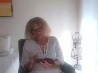 blondecougar on CamSoda 