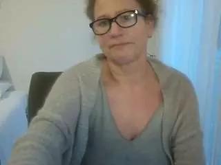blondecougar on CamSoda 