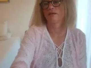 blondecougar on CamSoda 