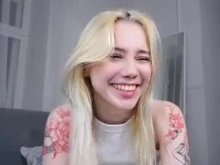 Offline blue-bow on CamSoda