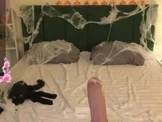 Freechat bonnie-whitee on CamSoda