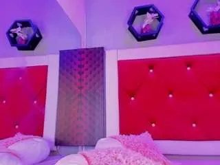 Freechat britannyclaire on CamSoda