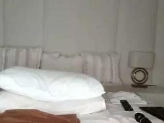 bustyafribabe on CamSoda 