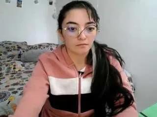 Offline cameliasaenz on CamSoda