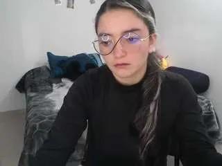 Offline cameliasaenz on CamSoda