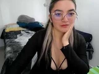 Offline cameliasaenz on CamSoda