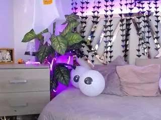 Freechat camillejhonson on CamSoda