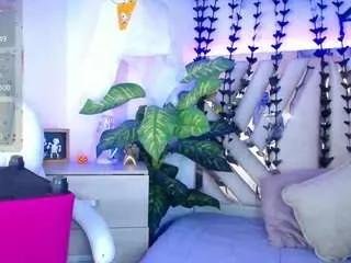 Freechat camillejhonson on CamSoda