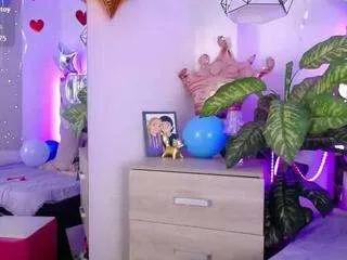 Freechat camillejhonson on CamSoda