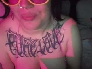 cammslut4u on CamSoda 